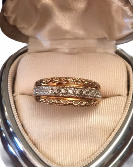 10k Gold vintage diamond mom band ring