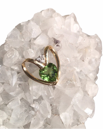 14k Gold Diamond peridot heart pendant