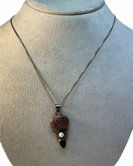 Vintage sterling  silver garnet pearl  pendant necklace & pendsnt