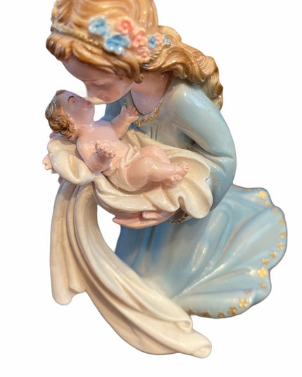 Vintage C1950s Mary Baby Jesus Resin Statue Beauty