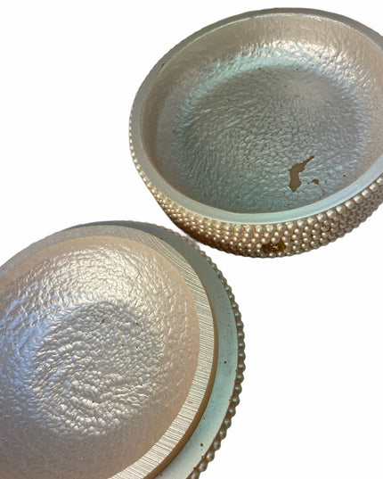 VTG C1950s Faux pearl Italy powder box Heavy!
