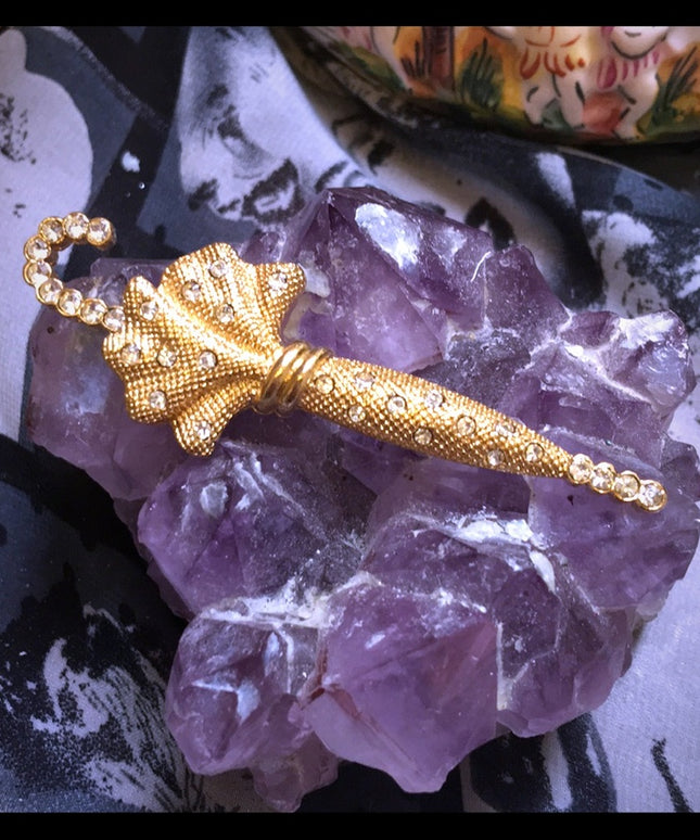 Vintage Gold rhinestone unbrella brooch so…