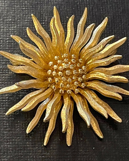 Vintage D orlan Brushed gold beautiful sunflower brooch flower