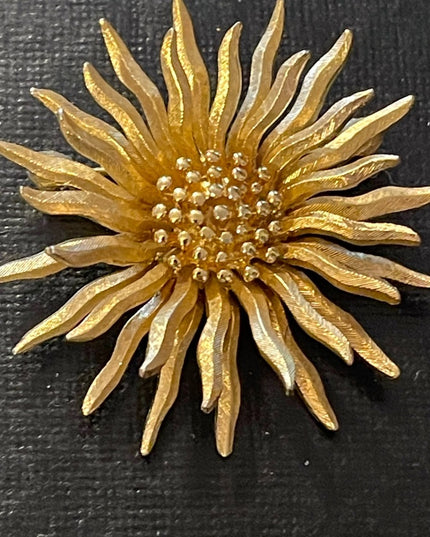 Vintage D orlan Brushed gold beautiful sunflower brooch flower