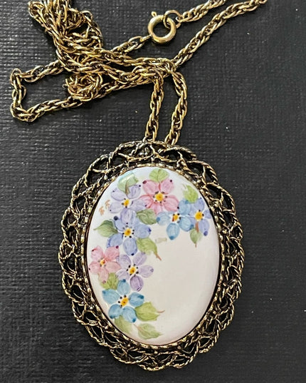 Vintage Antiqued brushed gold tone flower cameo pendant brooch  necklace
