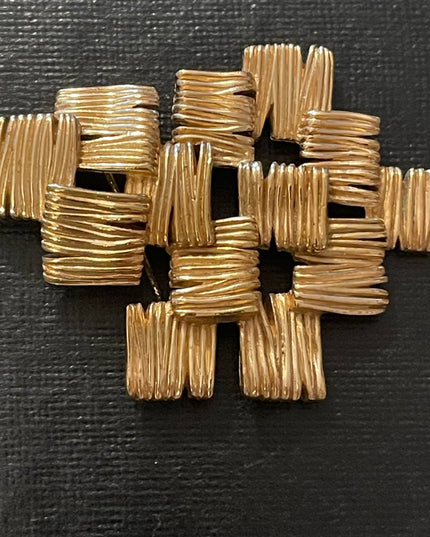 Vintage Trifari gold tone brooch Basket weave squares geometric