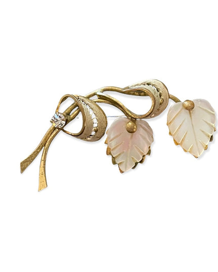 Vintage gold tone filagree leaf rhinestone Continental brooch