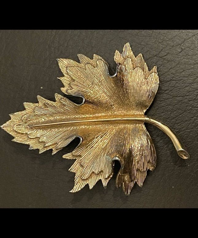 Vintage Sarah Coventry brushed gold maple leaf brooch