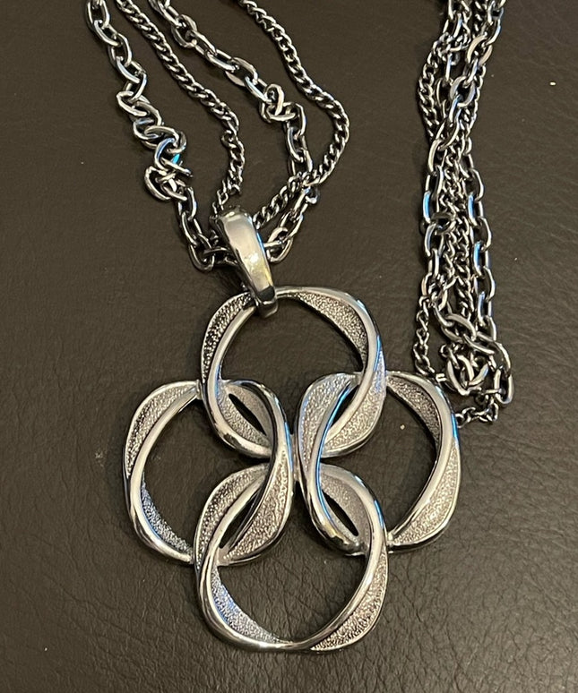 Vintage brushed silver infinate pendant 1970s necklace