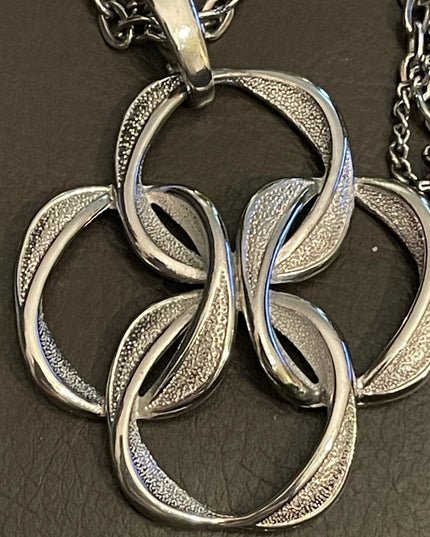 Vintage brushed silver infinate pendant 1970s necklace