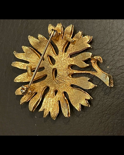Vintage brushed gold beautidul flower brooch