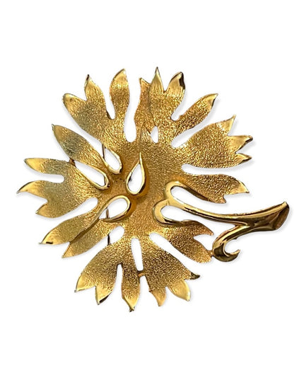 Vintage brushed gold beautidul flower brooch