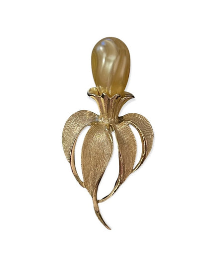 Vintage Sarah coventry gold faux pearl large flower brooch