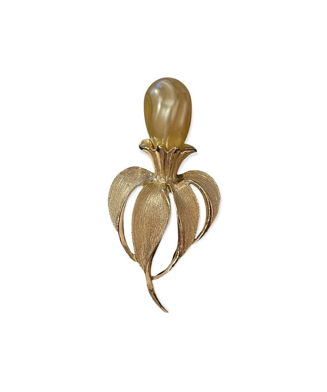 Vintage Sarah coventry gold faux pearl large flower brooch