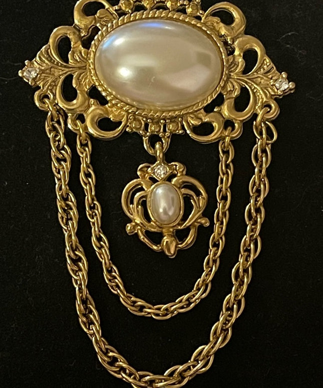 Beautiful faux pearl gold regal dangle brooch antique style