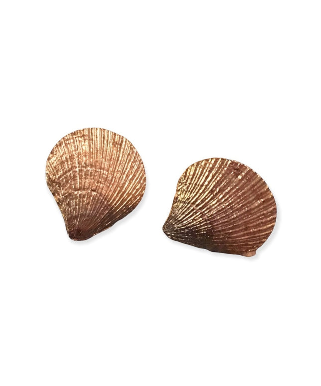 Vintage gold metal heavy shell clip on earrings