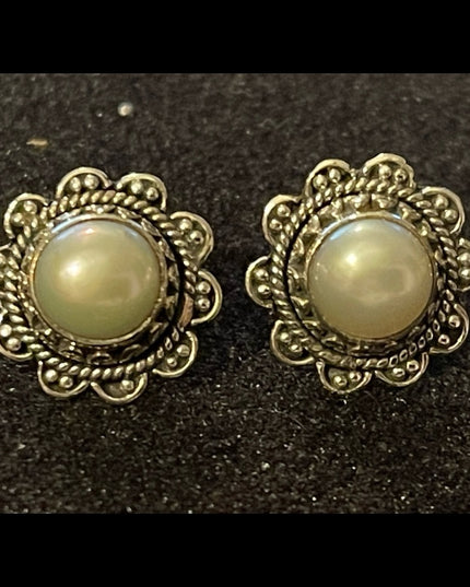 Sterling silver faux pearl round pierced earrings