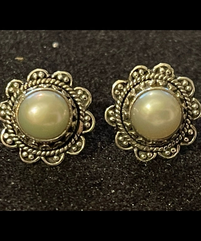 Sterling silver faux pearl round pierced earrings