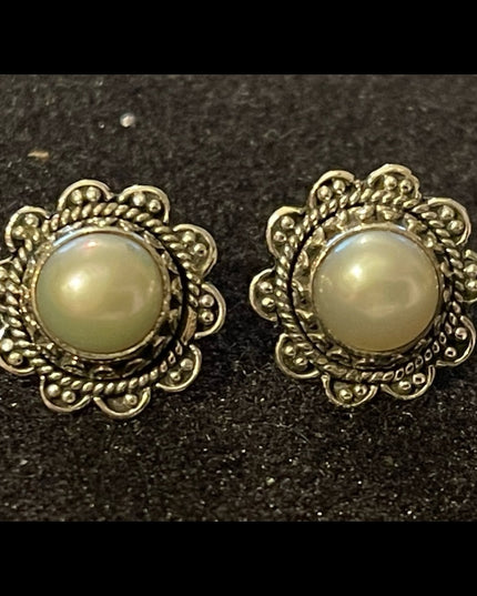 Sterling silver faux pearl round pierced earrings