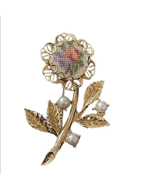 Vintage gold flower needlepoint faux pearl brooch