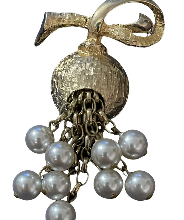 Vintage brushed gold faux pearl fancy dangle brooch