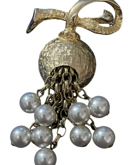 Vintage brushed gold faux pearl fancy dangle brooch