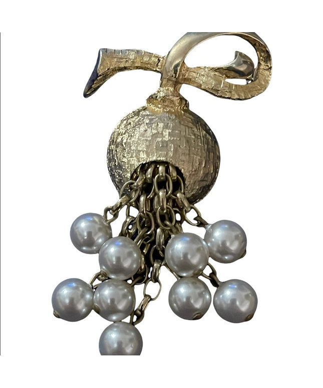 Vintage brushed gold faux pearl fancy dangle brooch