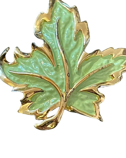 Vintage green enameled gold maple leaf  brooch