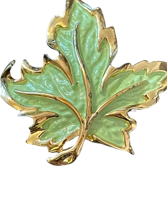 Vintage green enameled gold maple leaf  brooch
