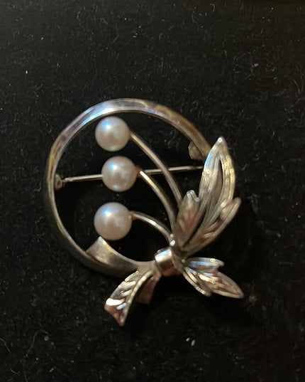 Vintage Sterling pearl leaf infiniti brooch 925
