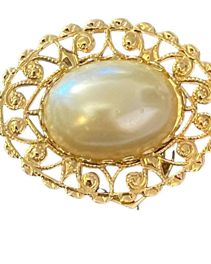 Vintage gold tone faux pearl fancy scarf clip
