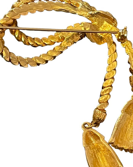 Vintage gold finish dancy rope with tassel dangle brooch