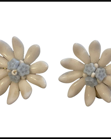 Vintage Western Germany plastic flower daisey earrings clip ons