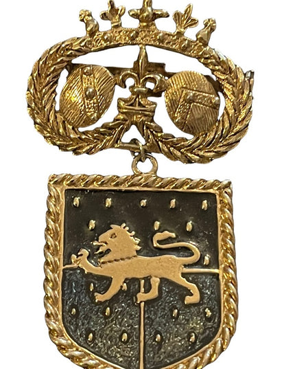 Vintage gold finish coat of arms lion seal crest brooch