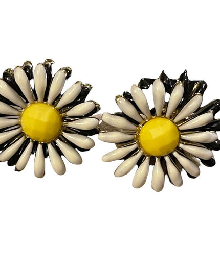 Vintage Daisey metal finish pierced earrings