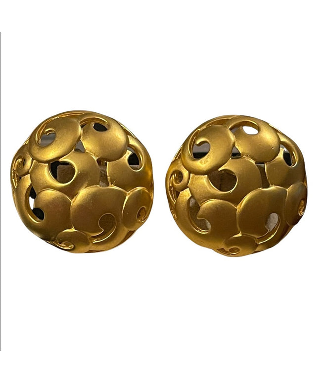 Vintage 1980s Alfred Sung Fancy brushed gold finish round earrings clip on