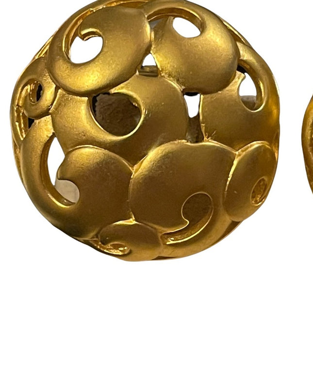 Vintage 1980s Alfred Sung Fancy brushed gold finish round earrings clip on