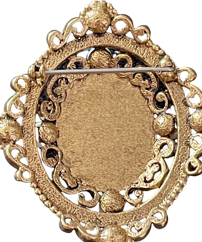 Vintage High quality Cameo faux pearl gold antiqued brooch