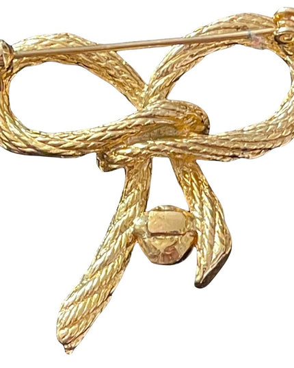 Gold finish daux pearl rope brooch fancy design