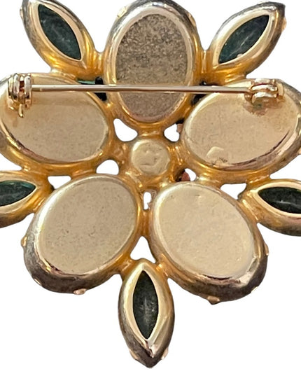 Vintage green crystal fancy gold finish flower 🌺 brooch