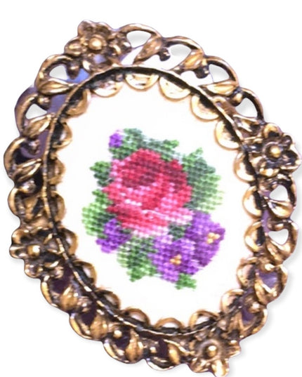 Vintage 1960s petite point gold flower brooch