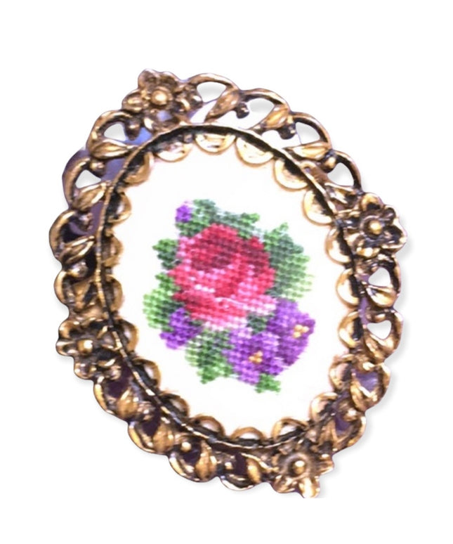 Vintage 1960s petite point gold flower brooch