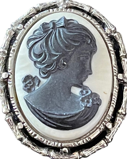 Vintage antiqued silver tone resin silouette cameo pendant brooch