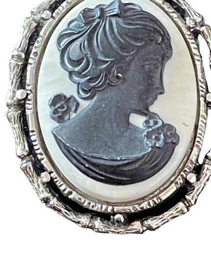 Vintage antiqued silver tone resin silouette cameo pendant brooch