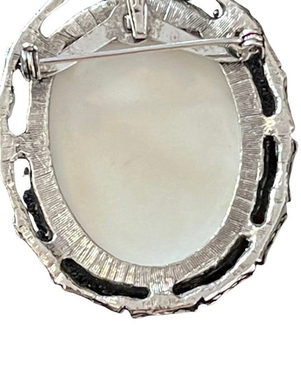 Vintage antiqued silver tone resin silouette cameo pendant brooch