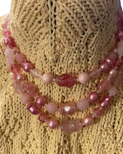 Vintage triple 3 strand pink faux pearl glass bead necklace murano