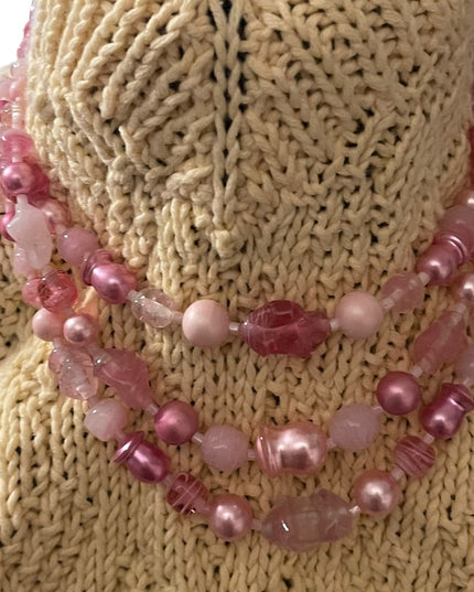 Vintage triple 3 strand pink faux pearl glass bead necklace murano