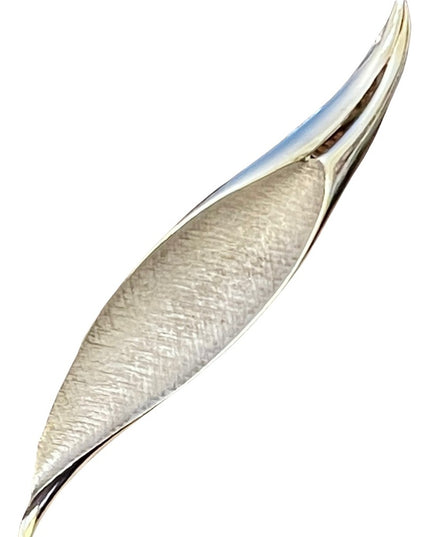 Vintage brushed  silver feather bar brooch