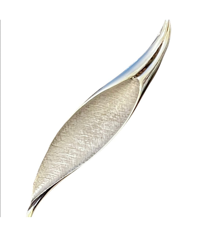 Vintage brushed  silver feather bar brooch