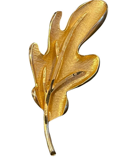 Vinatge brushed gold leaf brooch